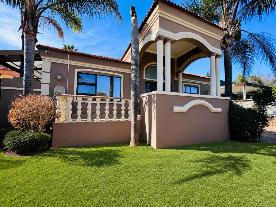 4 Bedroom Property for Sale in Wilkoppies North West